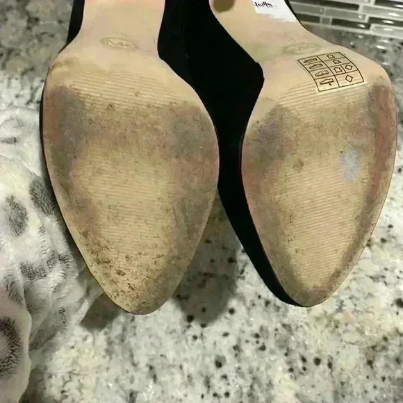 Michael Kors, Black Suede Size 9, pre-owned .75” platform with a 5” heel Sexy! - Picture 3 of 6